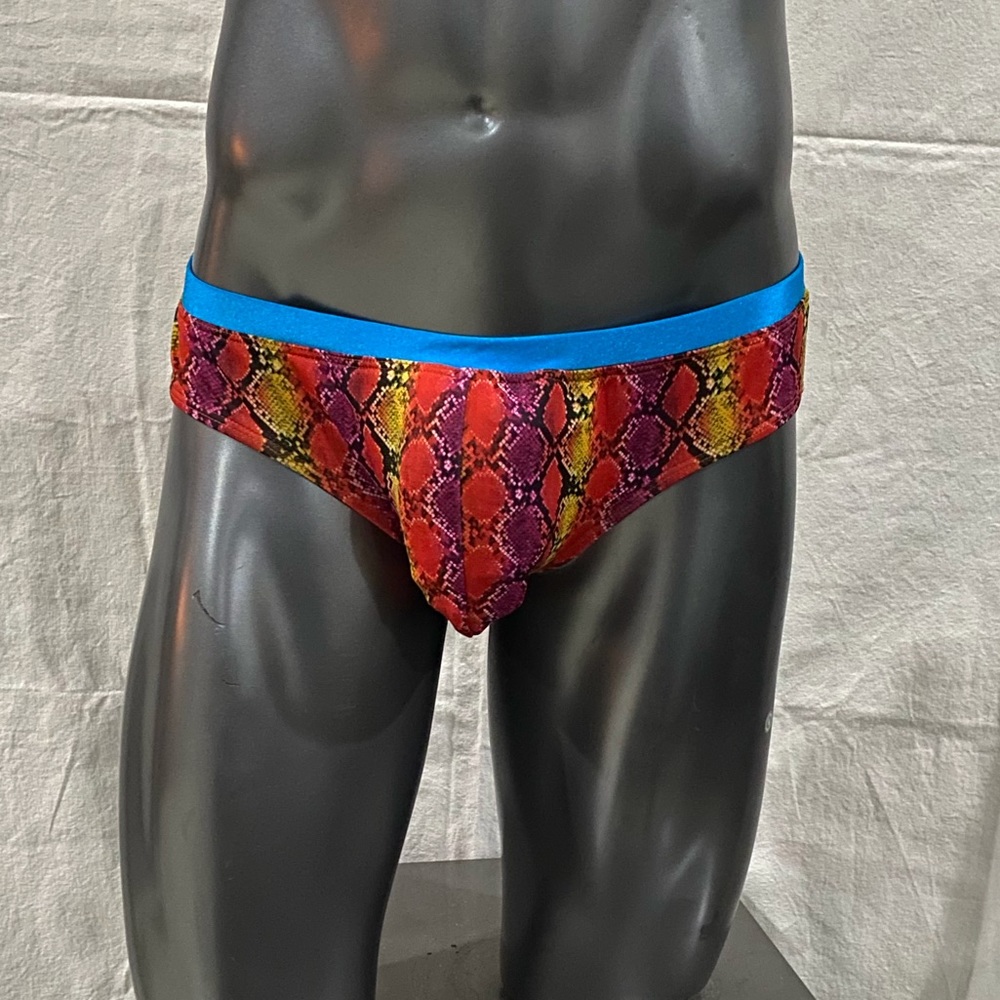 Men’s snakeskin print swimwear